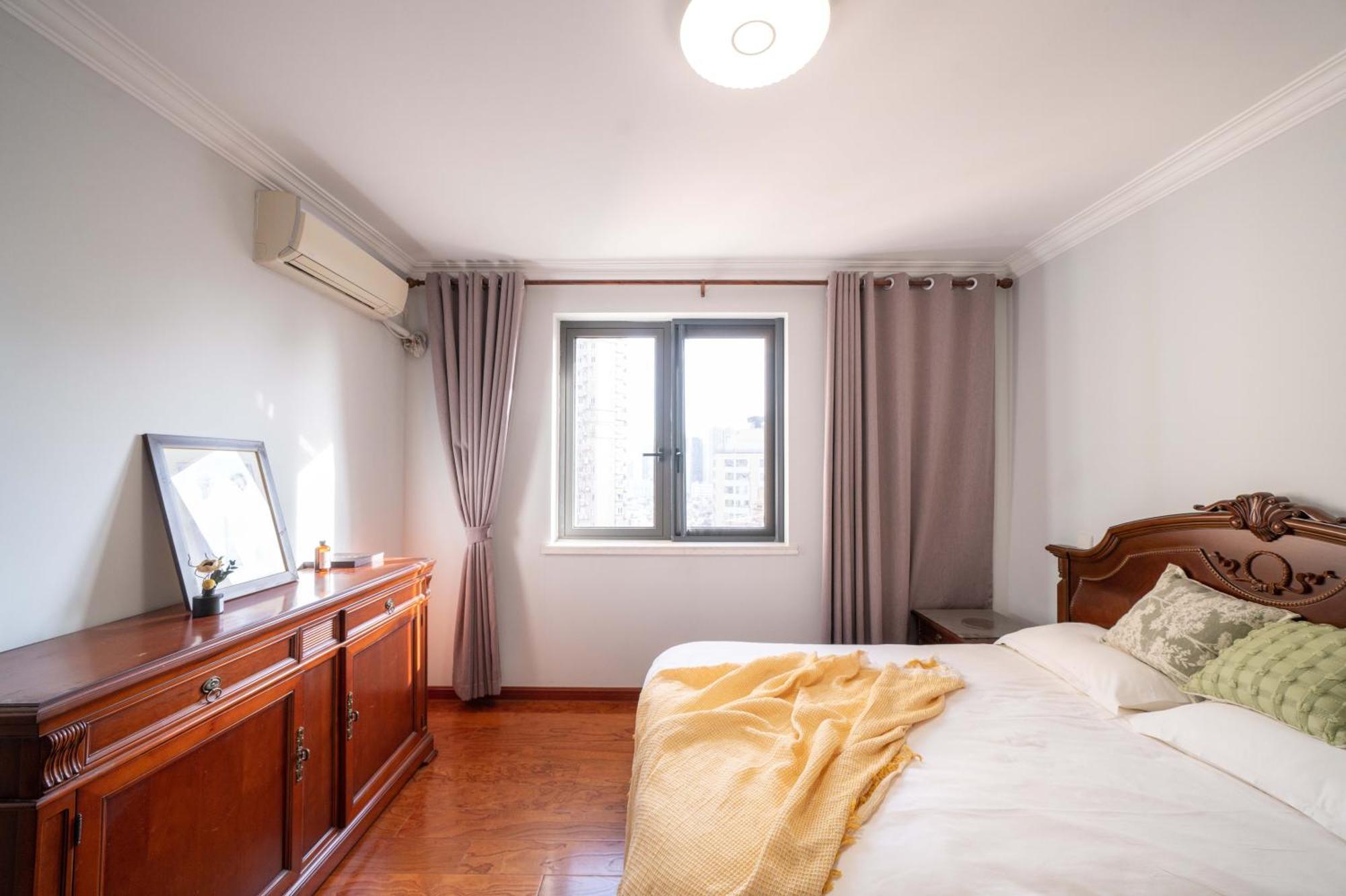 Book And Bed - Yuyuan Garden * Thượng Hải